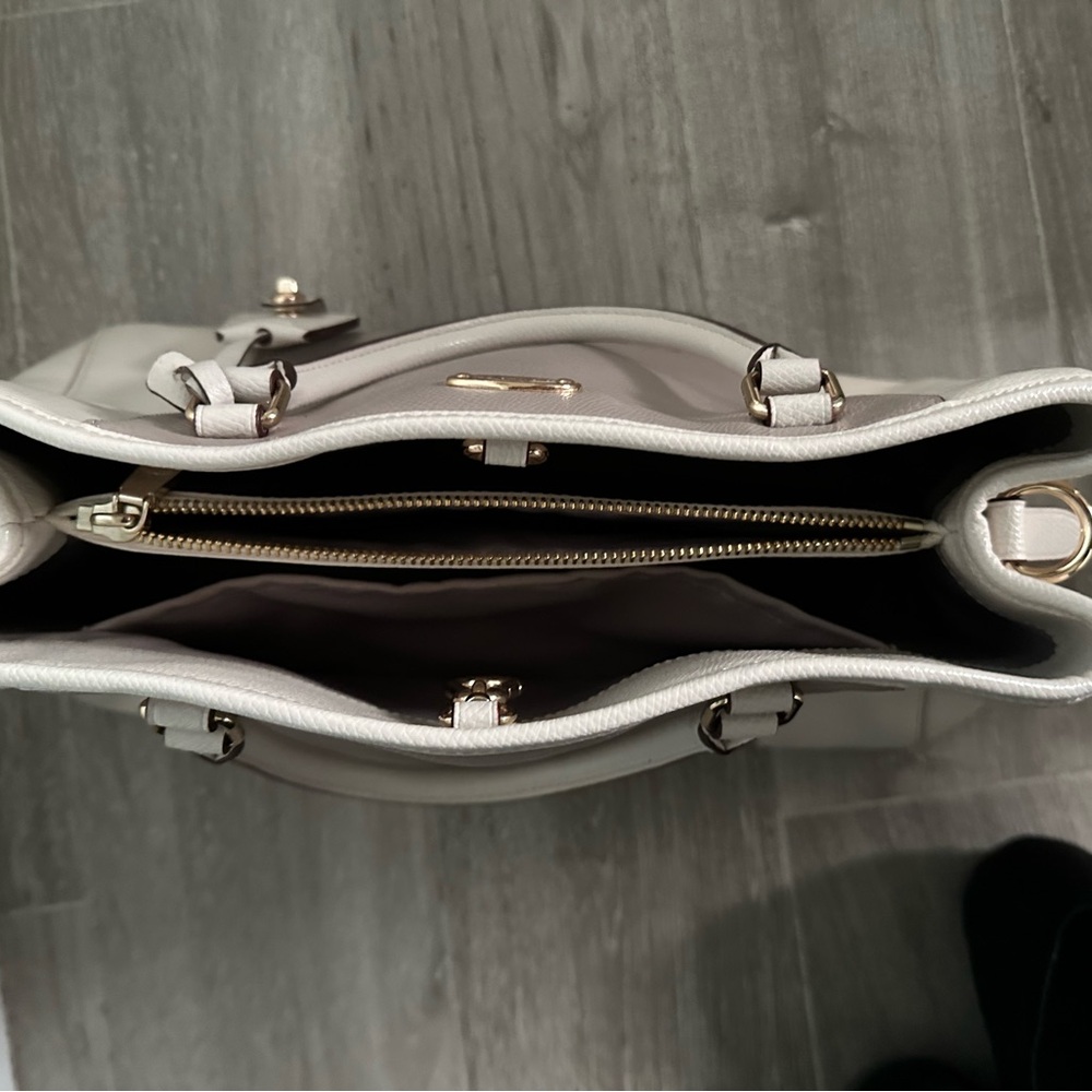 Coach Tote - Picture 2 of 4